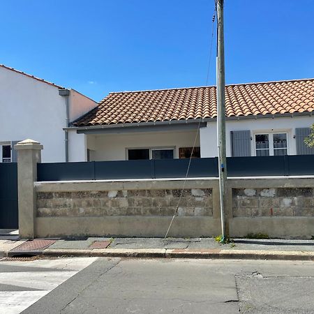 Maison Chaleureuse Avec Terrasse Privative Proche De La Gare Et Du Centre-Ville Rochefort  Zewnętrze zdjęcie