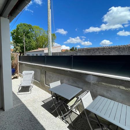 Maison Chaleureuse Avec Terrasse Privative Proche De La Gare Et Du Centre-Ville Rochefort  Zewnętrze zdjęcie